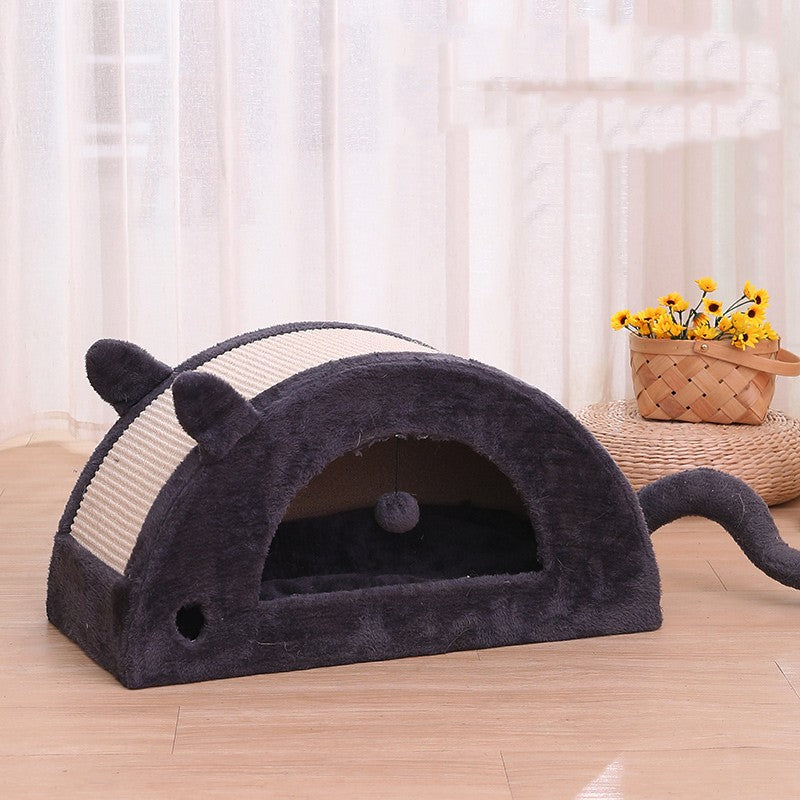 Closed Warm Enclosed Pet House For Winter